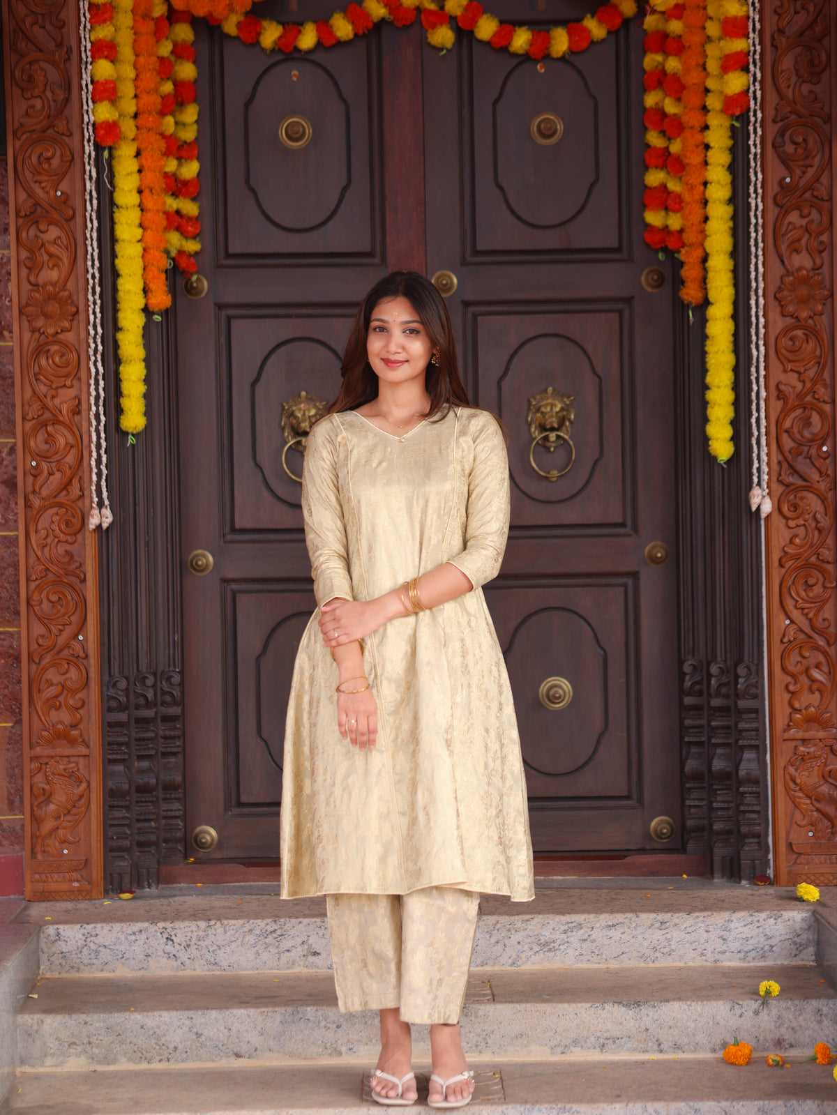 Aavani Top & Pant Set