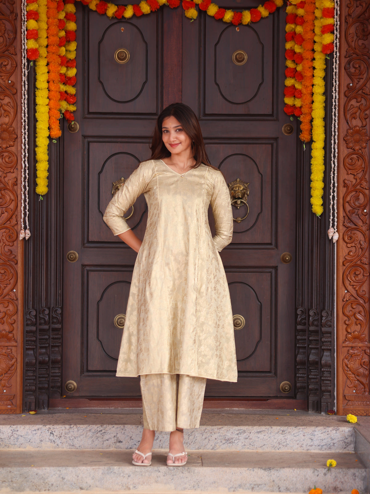Aavani Top & Pant Set